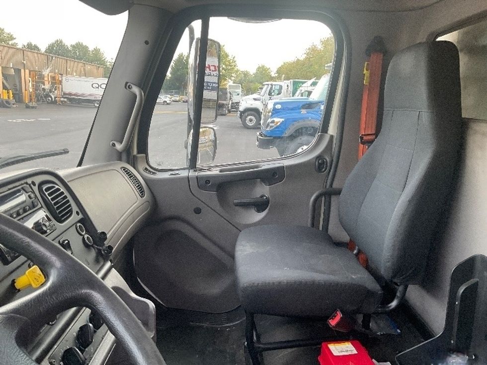 Refrigerated Truck-Light and Medium Duty Trucks-Freightliner-2020-M2-Capitol Heights-MD-229,273\n\t\tmiles-$ 46,000 - Image 19