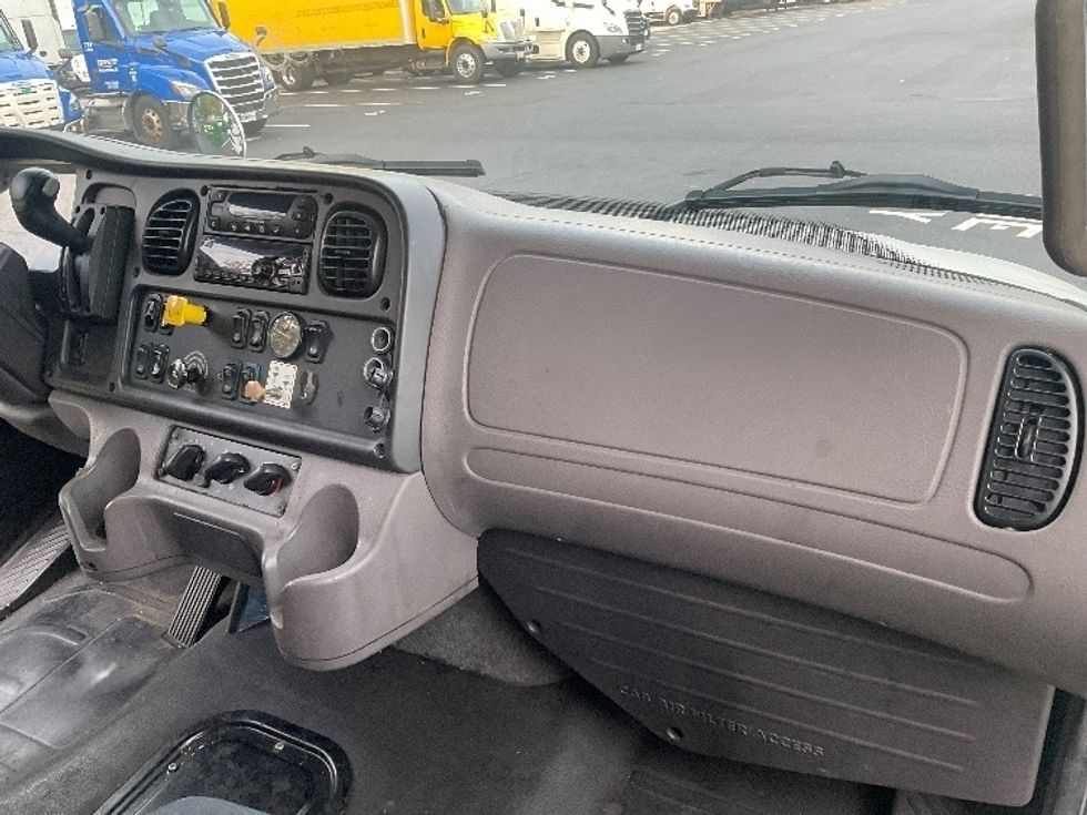 Refrigerated Truck-Light and Medium Duty Trucks-Freightliner-2020-M2-Capitol Heights-MD-229,273\n\t\tmiles-$ 46,000 - Image 21