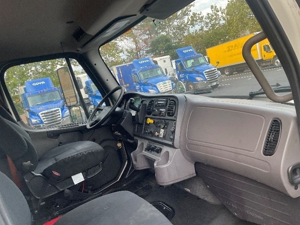 Refrigerated Truck-Light and Medium Duty Trucks-Freightliner-2020-M2-Capitol Heights-MD-229,273\n\t\tmiles-$ 46,000 - Image 22