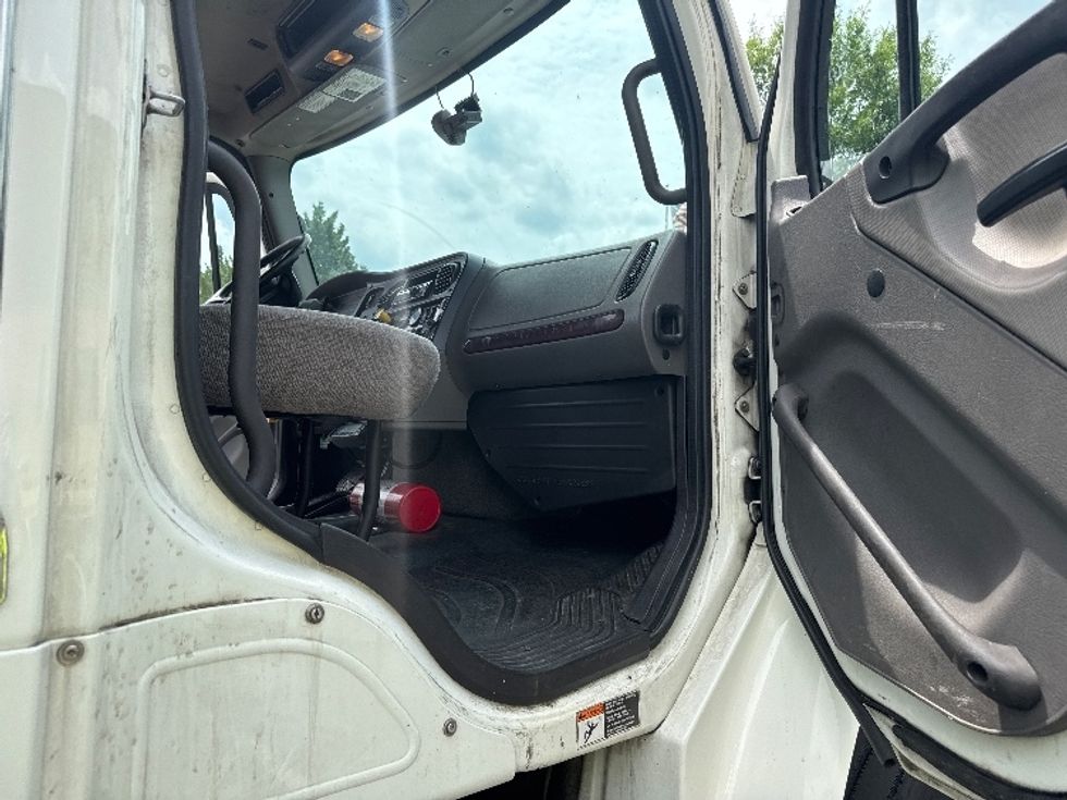 Refrigerated Truck-Light and Medium Duty Trucks-Freightliner-2020-M2-Capitol Heights-MD-235,365\n\t\tmiles-$ 58,750 - Image 20