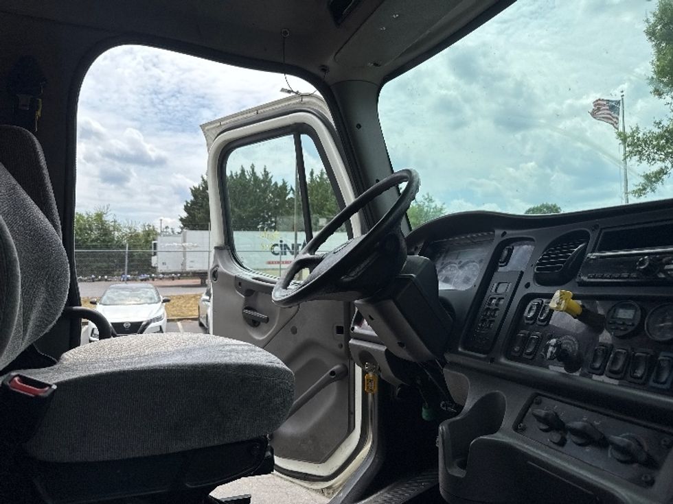 Refrigerated Truck-Light and Medium Duty Trucks-Freightliner-2020-M2-Capitol Heights-MD-235,365\n\t\tmiles-$ 58,750 - Image 22