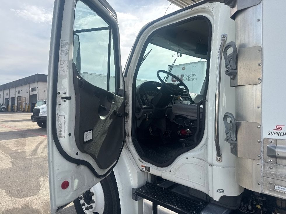 Refrigerated Truck-Light and Medium Duty Trucks-Freightliner-2020-M2-Carrollton-TX-140,202\n\t\tmiles-$ 57,500 - Image 16