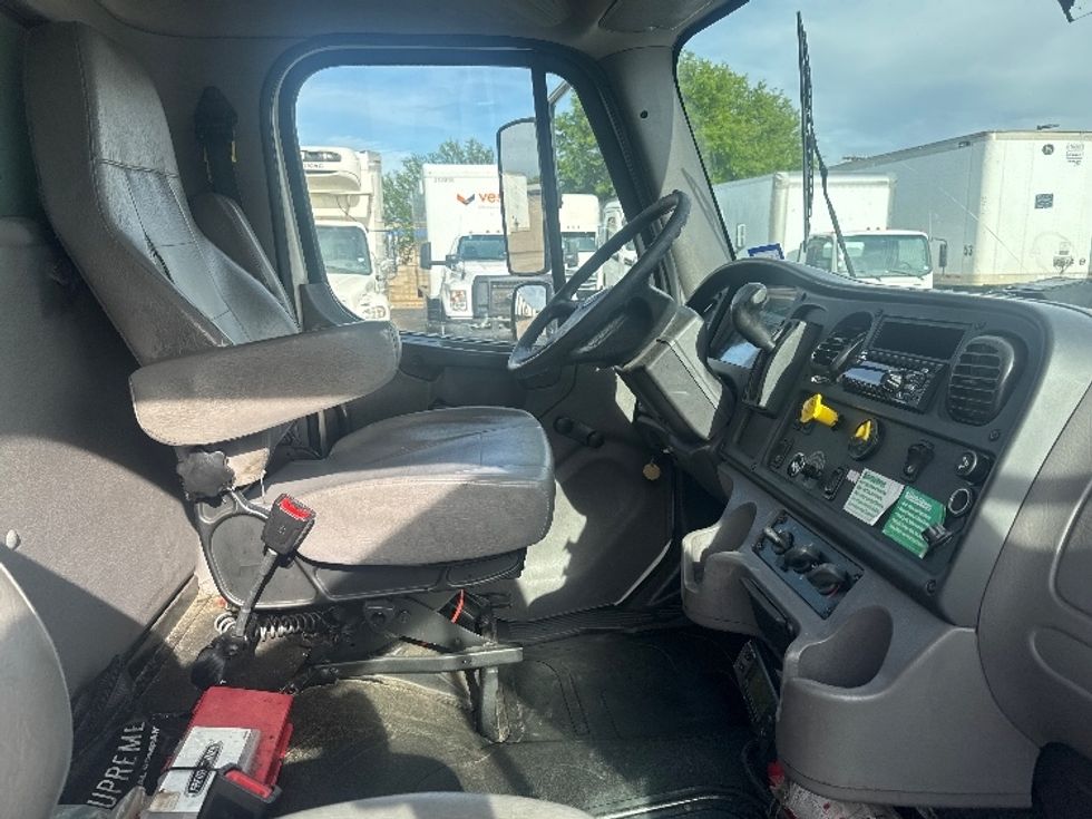 Refrigerated Truck-Light and Medium Duty Trucks-Freightliner-2020-M2-Carrollton-TX-140,202\n\t\tmiles-$ 57,500 - Image 22