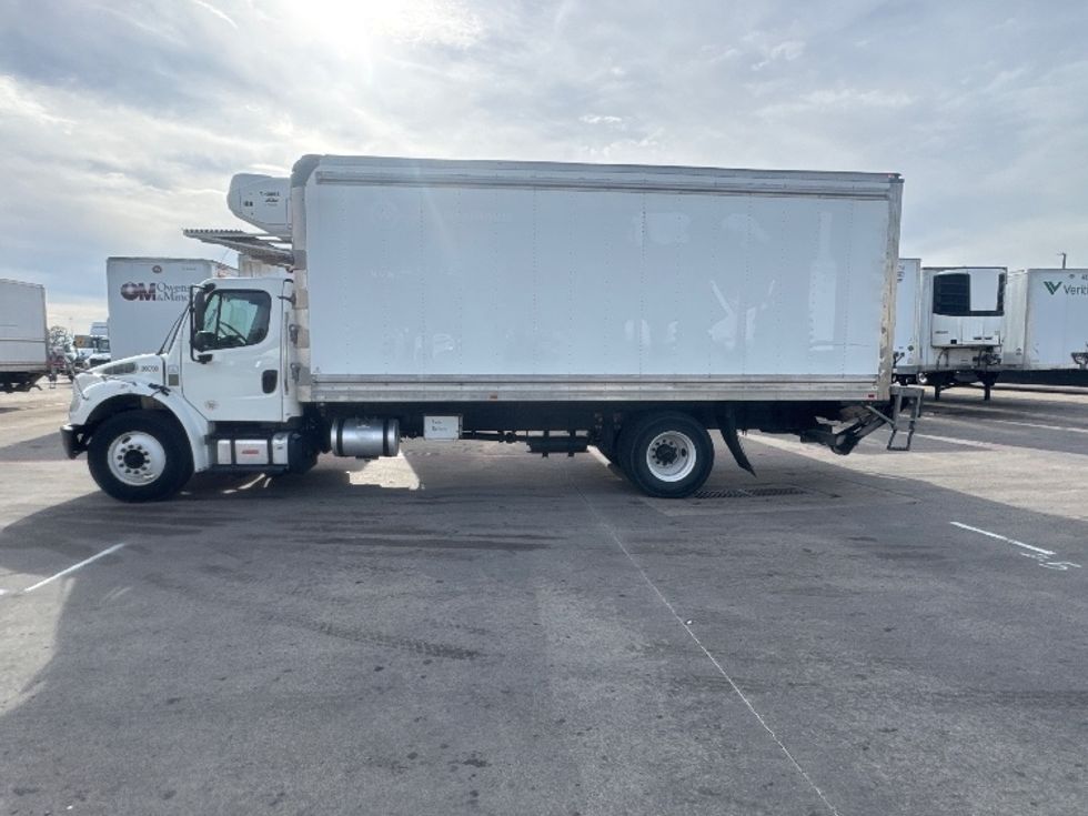 Refrigerated Truck-Light and Medium Duty Trucks-Freightliner-2020-M2-Carrollton-TX-140,202\n\t\tmiles-$ 57,500 - Image 4