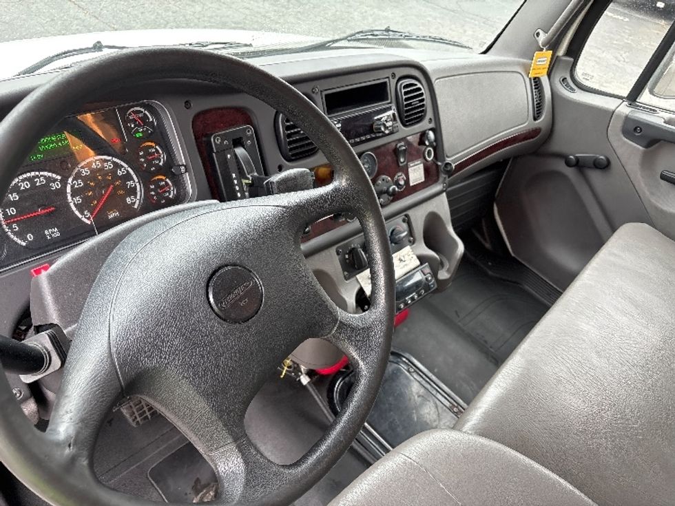 Refrigerated Truck-Light and Medium Duty Trucks-Freightliner-2020-M2-Charlotte-NC-164,966\n\t\tmiles-$ 62,000 - Image 17