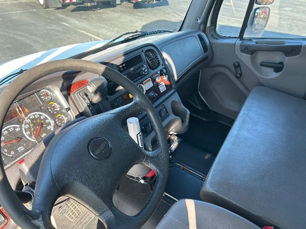 Refrigerated Truck-Light and Medium Duty Trucks-Freightliner-2020-M2-Charlotte-NC-210,126\n\t\tmiles-$ 50,750 - Image 17