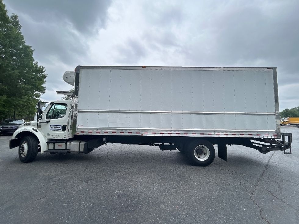 Refrigerated Truck-Light and Medium Duty Trucks-Freightliner-2020-M2-Charlotte-NC-210,126\n\t\tmiles-$ 50,750 - Image 4