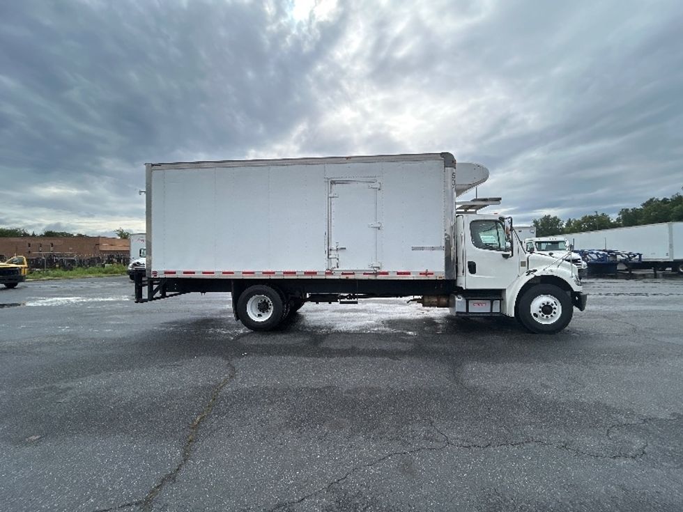 Refrigerated Truck-Light and Medium Duty Trucks-Freightliner-2020-M2-Charlotte-NC-226,334\n\t\tmiles-$ 44,000 - Image 14