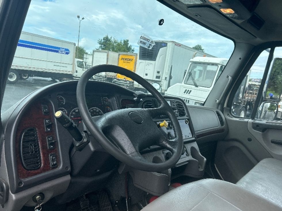 Refrigerated Truck-Light and Medium Duty Trucks-Freightliner-2020-M2-Charlotte-NC-226,334\n\t\tmiles-$ 44,000 - Image 16