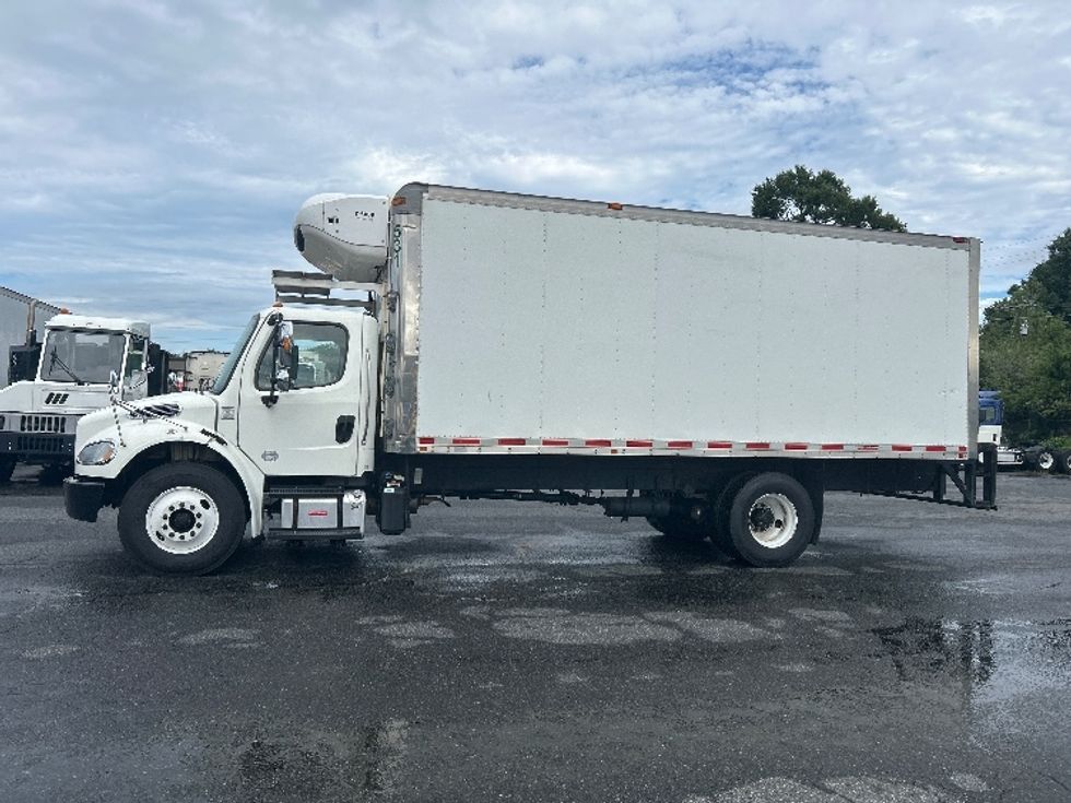 Refrigerated Truck-Light and Medium Duty Trucks-Freightliner-2020-M2-Charlotte-NC-226,334\n\t\tmiles-$ 44,000 - Image 4