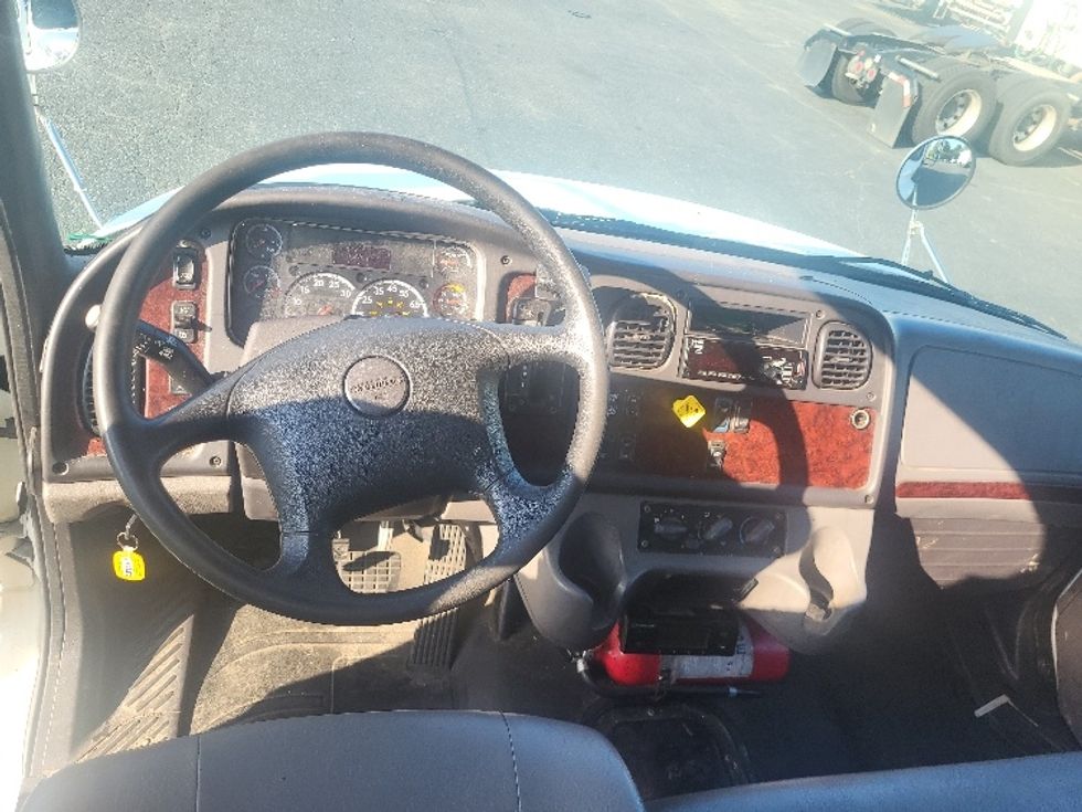 Refrigerated Truck-Light and Medium Duty Trucks-Freightliner-2020-M2-Charlotte-NC-302,030\n\t\tmiles-$ 23,750 - Image 18