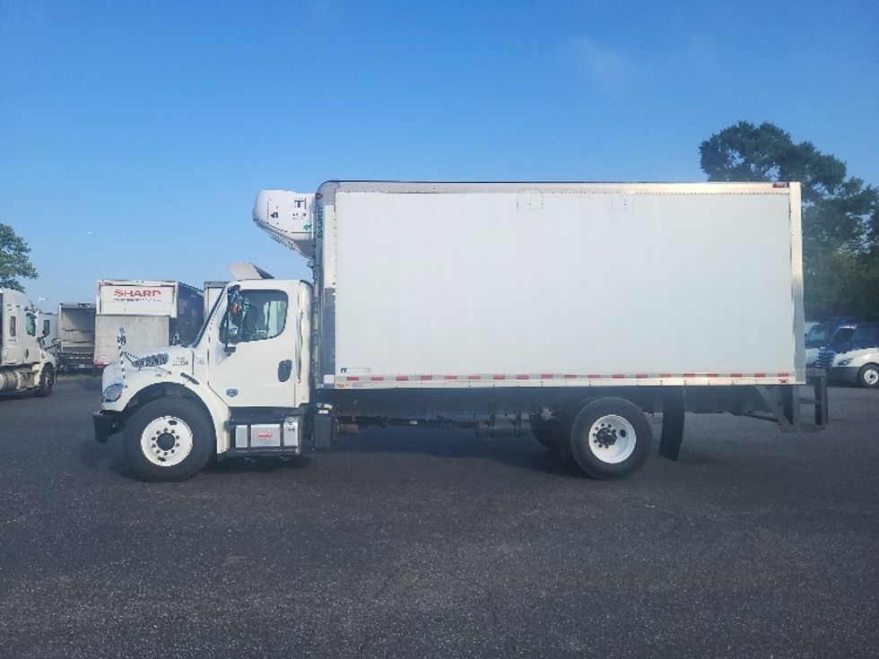Refrigerated Truck-Light and Medium Duty Trucks-Freightliner-2020-M2-Charlotte-NC-302,030\n\t\tmiles-$ 23,750 - Image 4