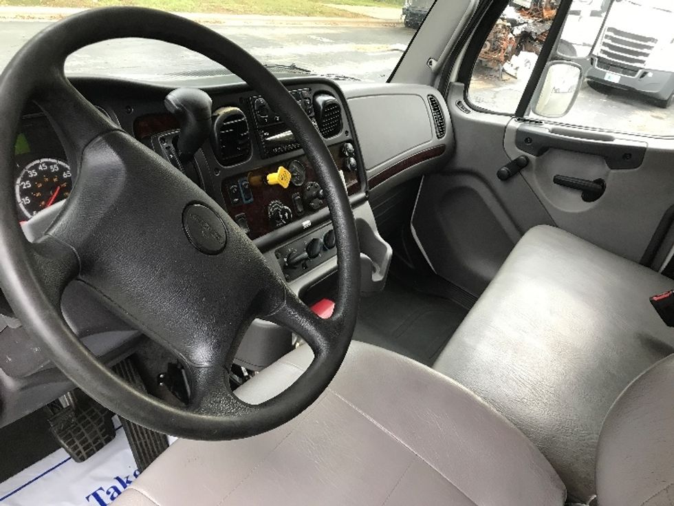 Refrigerated Truck-Light and Medium Duty Trucks-Freightliner-2020-M2-Charlotte-NC-311,674\n\t\tmiles-$ 44,750 - Image 17