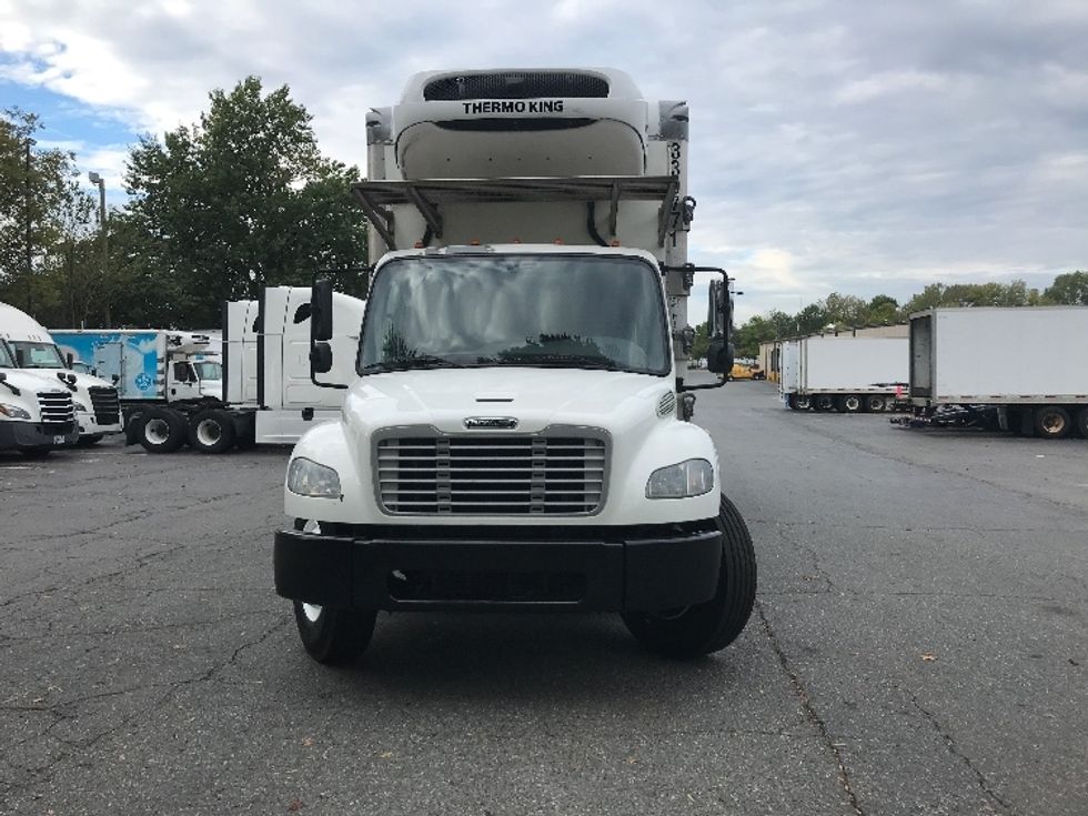 2020 Freightliner M2 106 Medium Duty photo 2