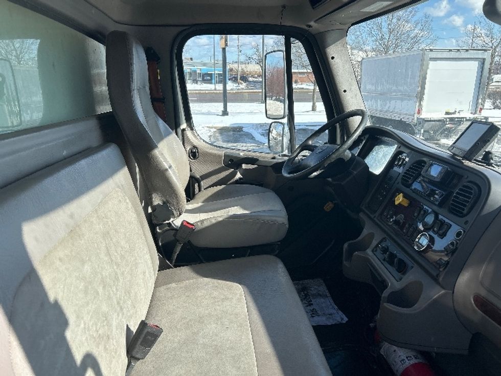 Refrigerated Truck-Light and Medium Duty Trucks-Freightliner-2020-M2-Chicago (Melrose Park)-IL-359,845\n\t\tmiles-$ 17,500 - Image 22