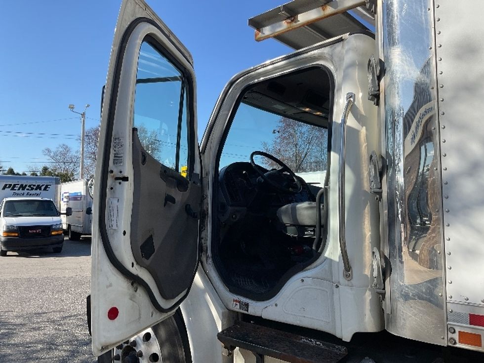 Refrigerated Truck-Light and Medium Duty Trucks-Freightliner-2020-M2-Chicopee-MA-245,608\n\t\tmiles-$ 49,750 - Image 16