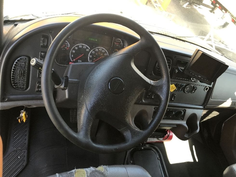 Refrigerated Truck-Light and Medium Duty Trucks-Freightliner-2020-M2-Chino-CA-247,876\n\t\tmiles-$ 54,500 - Image 17