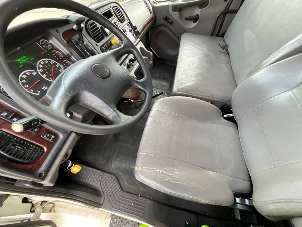 Refrigerated Truck-Light and Medium Duty Trucks-Freightliner-2020-M2-Clackamas-OR-183,733\n\t\tmiles-$ 57,250 - Image 17