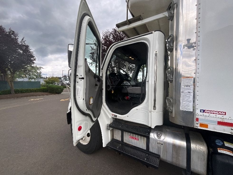 Refrigerated Truck-Light and Medium Duty Trucks-Freightliner-2020-M2-Clackamas-OR-184,750\n\t\tmiles-$ 50,250 - Image 16