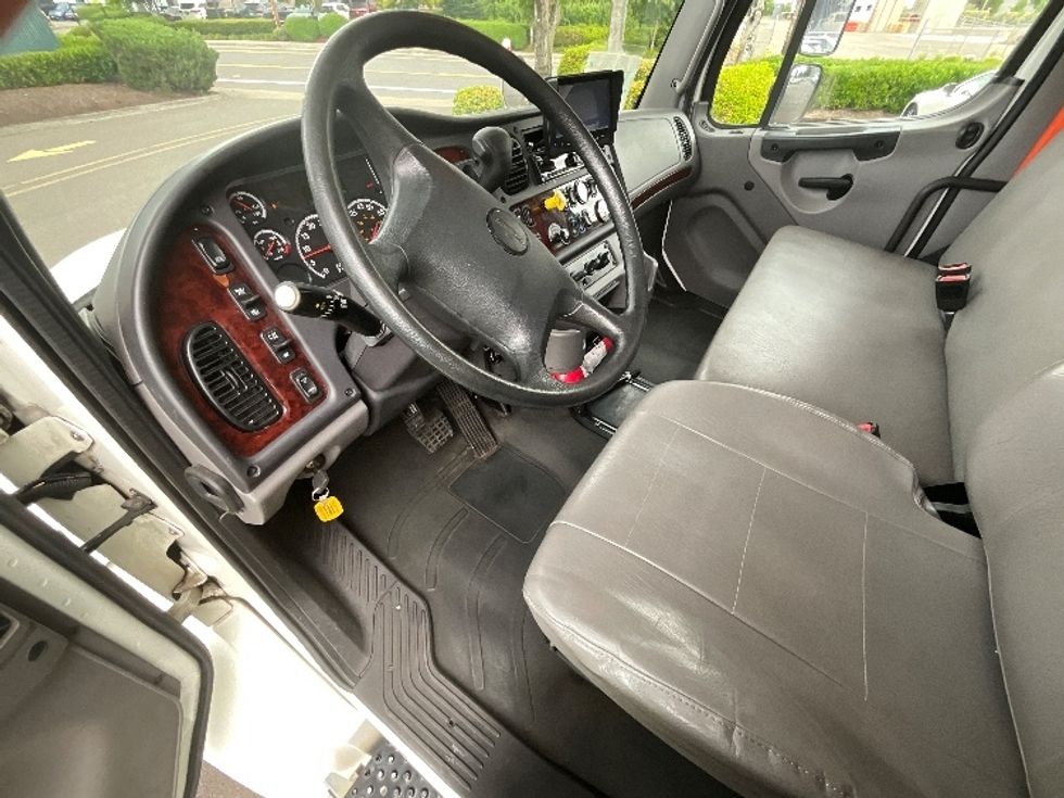 Refrigerated Truck-Light and Medium Duty Trucks-Freightliner-2020-M2-Clackamas-OR-184,750\n\t\tmiles-$ 50,250 - Image 17