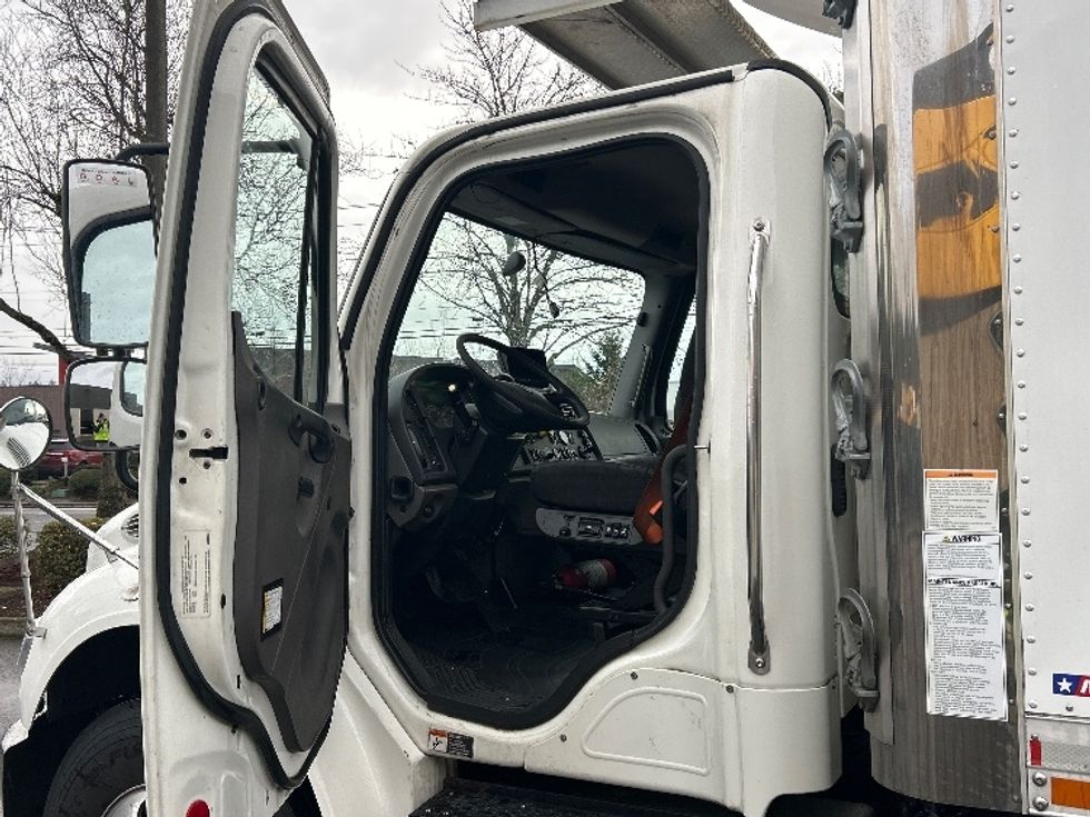 Refrigerated Truck-Light and Medium Duty Trucks-Freightliner-2020-M2-Clackamas-OR-373,511\n\t\tmiles-$ 30,750 - Image 16