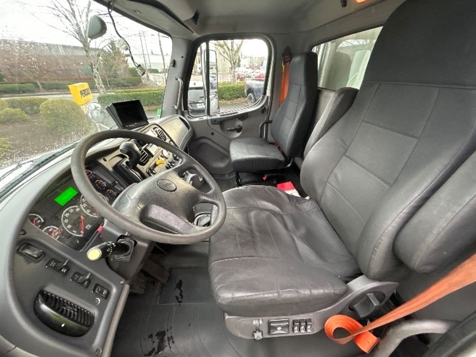 Refrigerated Truck-Light and Medium Duty Trucks-Freightliner-2020-M2-Clackamas-OR-373,511\n\t\tmiles-$ 30,750 - Image 17