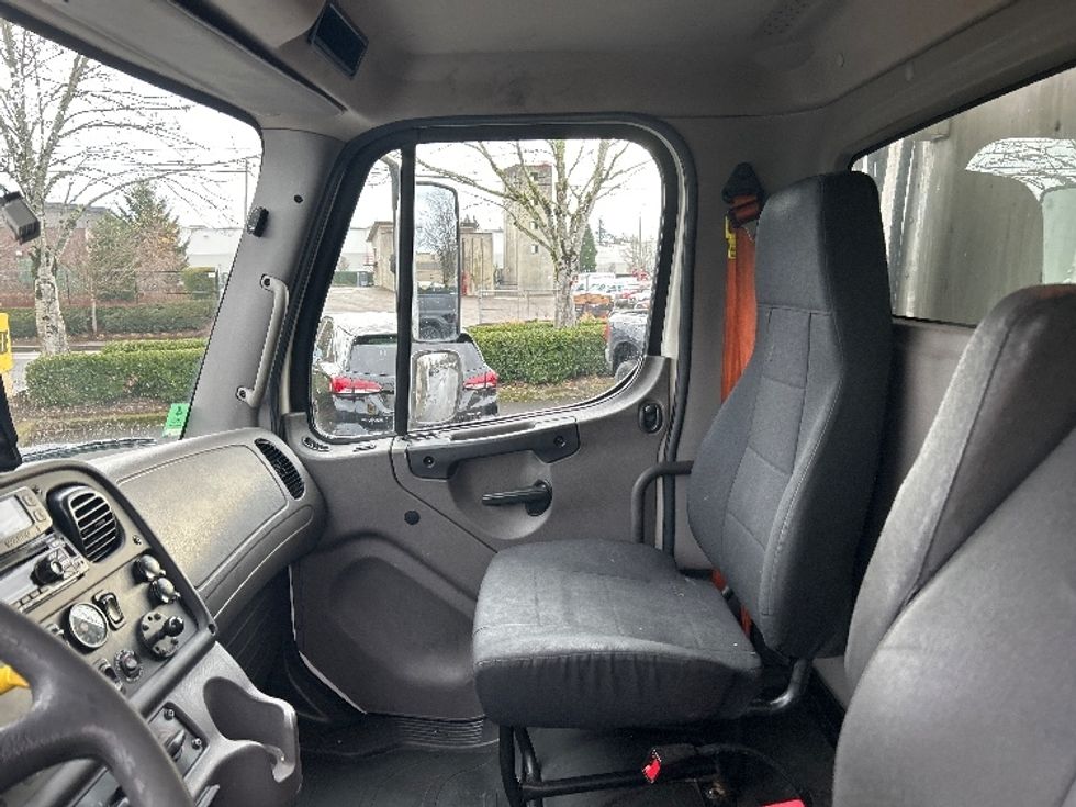 Refrigerated Truck-Light and Medium Duty Trucks-Freightliner-2020-M2-Clackamas-OR-373,511\n\t\tmiles-$ 30,750 - Image 19