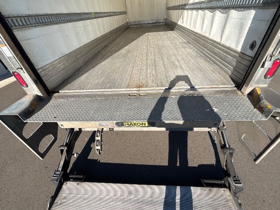 Refrigerated Truck-Light and Medium Duty Trucks-Freightliner-2020-M2-Clackamas-OR-417,025\n\t\tmiles-$ 24,250 - Image 10