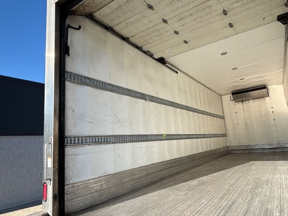 Refrigerated Truck-Light and Medium Duty Trucks-Freightliner-2020-M2-Clackamas-OR-417,025\n\t\tmiles-$ 24,250 - Image 11