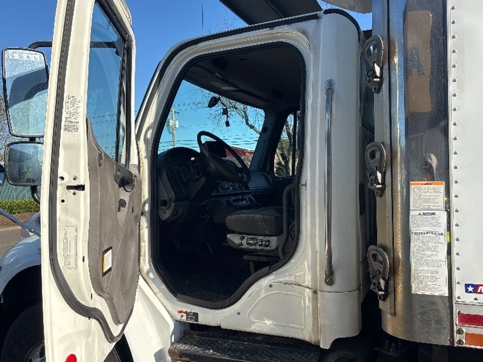 Refrigerated Truck-Light and Medium Duty Trucks-Freightliner-2020-M2-Clackamas-OR-417,025\n\t\tmiles-$ 24,250 - Image 16