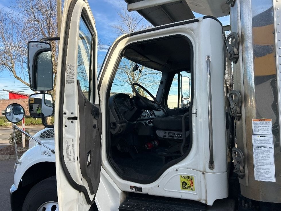 Refrigerated Truck-Light and Medium Duty Trucks-Freightliner-2020-M2-Clackamas-OR-501,206\n\t\tmiles-$ 22,250 - Image 16