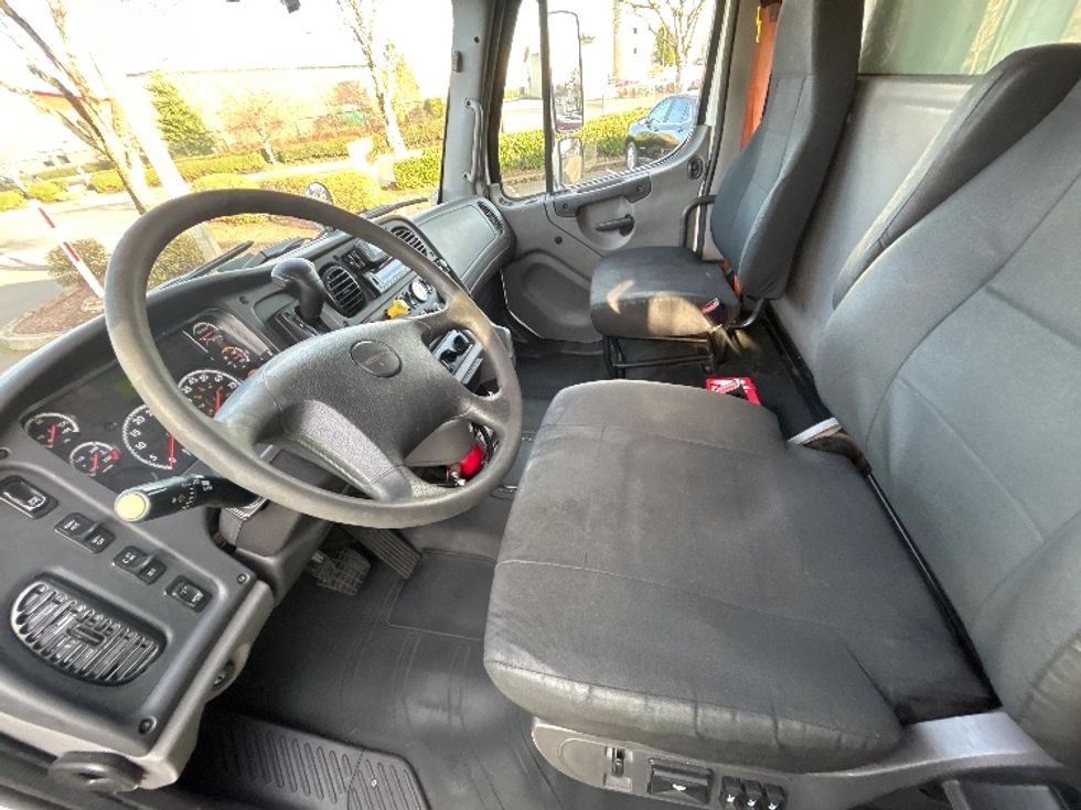 Refrigerated Truck-Light and Medium Duty Trucks-Freightliner-2020-M2-Clackamas-OR-501,206\n\t\tmiles-$ 22,250 - Image 17