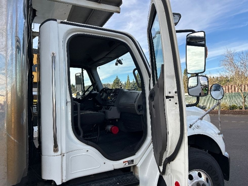 Refrigerated Truck-Light and Medium Duty Trucks-Freightliner-2020-M2-Clackamas-OR-501,206\n\t\tmiles-$ 22,250 - Image 20