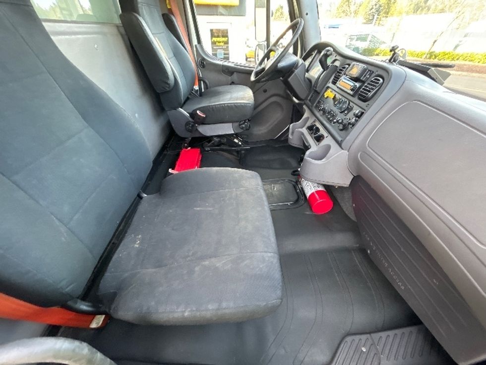 Refrigerated Truck-Light and Medium Duty Trucks-Freightliner-2020-M2-Clackamas-OR-501,206\n\t\tmiles-$ 22,250 - Image 22