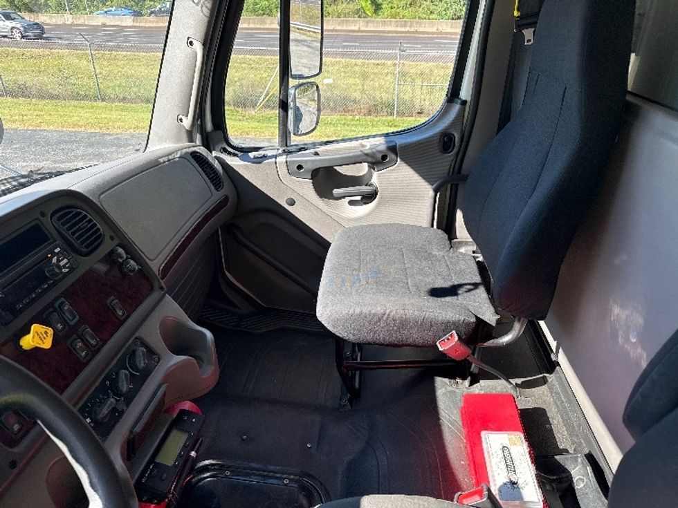 Refrigerated Truck-Light and Medium Duty Trucks-Freightliner-2020-M2-Cleveland-TN-158,548\n\t\tmiles-$ 63,000 - Image 19