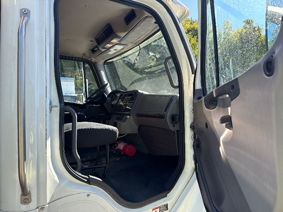 Refrigerated Truck-Light and Medium Duty Trucks-Freightliner-2020-M2-Cleveland-TN-158,548\n\t\tmiles-$ 63,000 - Image 20
