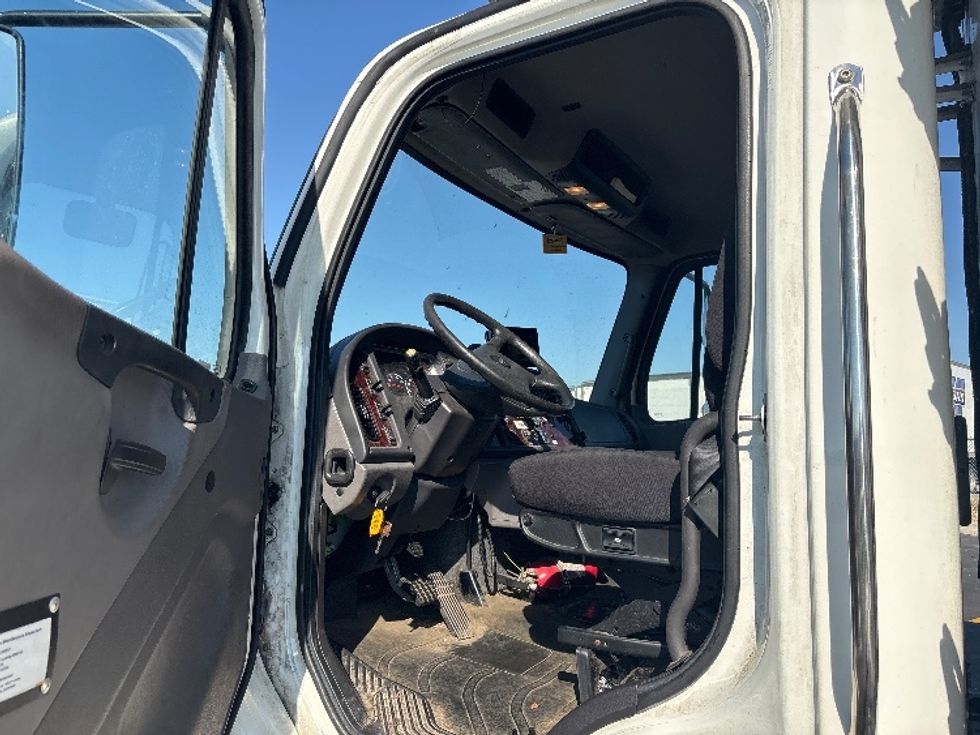 Refrigerated Truck-Light and Medium Duty Trucks-Freightliner-2020-M2-Columbus-OH-139,798\n\t\tmiles-$ 71,500 - Image 16