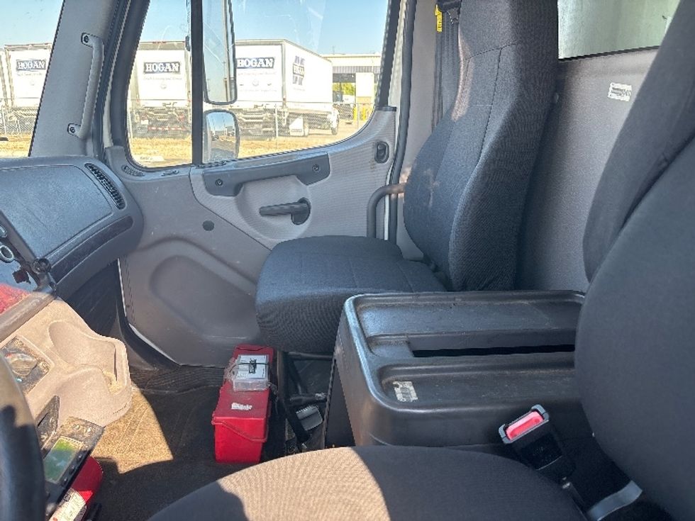 Refrigerated Truck-Light and Medium Duty Trucks-Freightliner-2020-M2-Columbus-OH-139,798\n\t\tmiles-$ 71,500 - Image 19