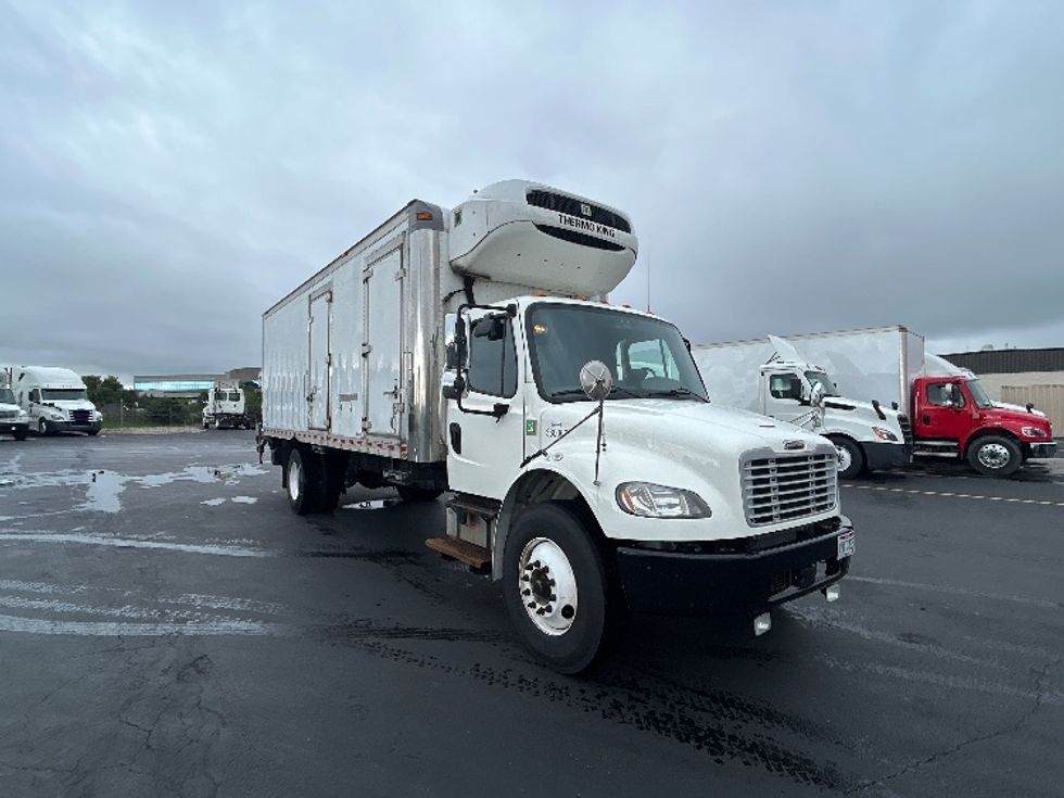 Refrigerated Truck-Light and Medium Duty Trucks-Freightliner-2020-M2-Columbus-OH-319,101\n\t\tmiles-$ 31,750 - Image 1