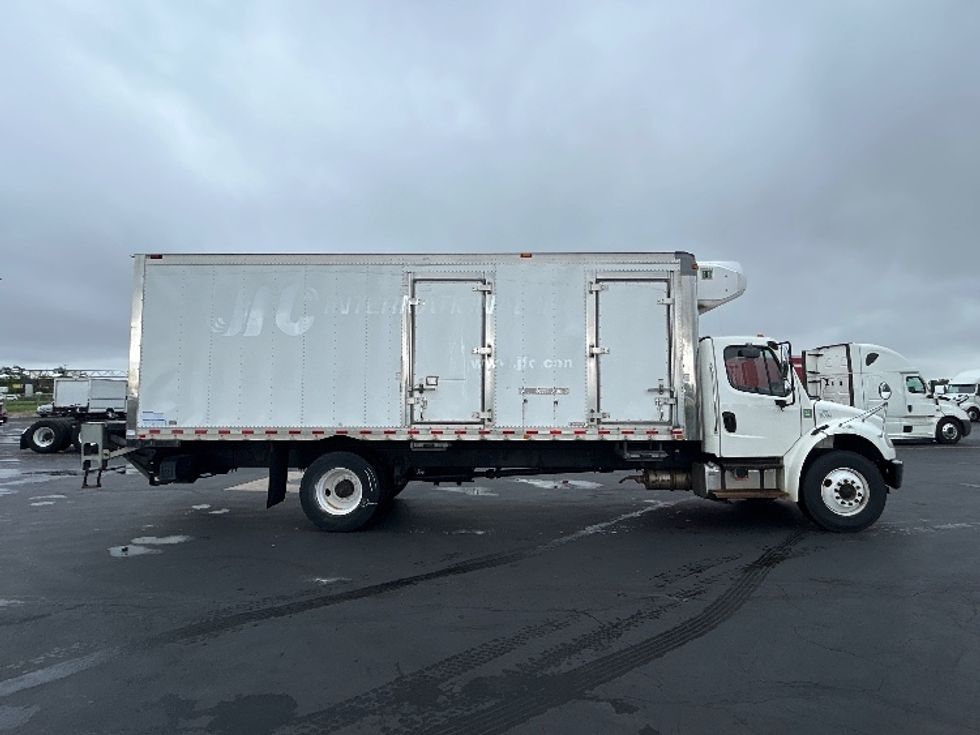 Refrigerated Truck-Light and Medium Duty Trucks-Freightliner-2020-M2-Columbus-OH-319,101\n\t\tmiles-$ 31,750 - Image 15