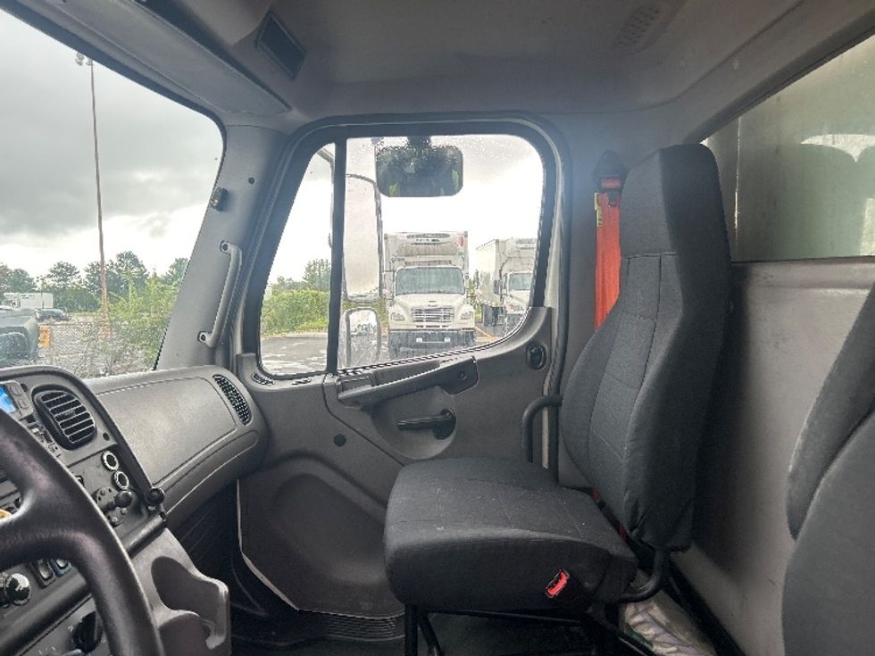 Refrigerated Truck-Light and Medium Duty Trucks-Freightliner-2020-M2-Columbus-OH-319,101\n\t\tmiles-$ 31,750 - Image 19