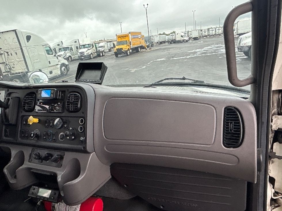 Refrigerated Truck-Light and Medium Duty Trucks-Freightliner-2020-M2-Columbus-OH-319,101\n\t\tmiles-$ 31,750 - Image 21