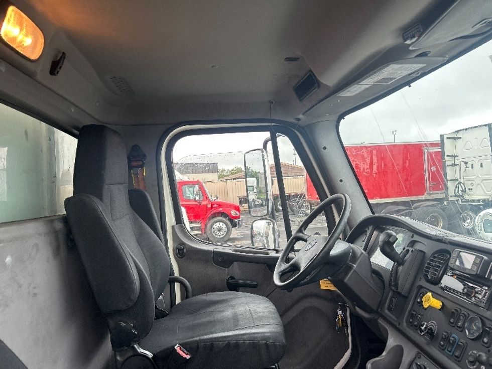 Refrigerated Truck-Light and Medium Duty Trucks-Freightliner-2020-M2-Columbus-OH-319,101\n\t\tmiles-$ 31,750 - Image 22