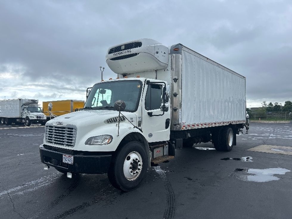 Refrigerated Truck-Light and Medium Duty Trucks-Freightliner-2020-M2-Columbus-OH-319,101\n\t\tmiles-$ 31,750 - Image 3