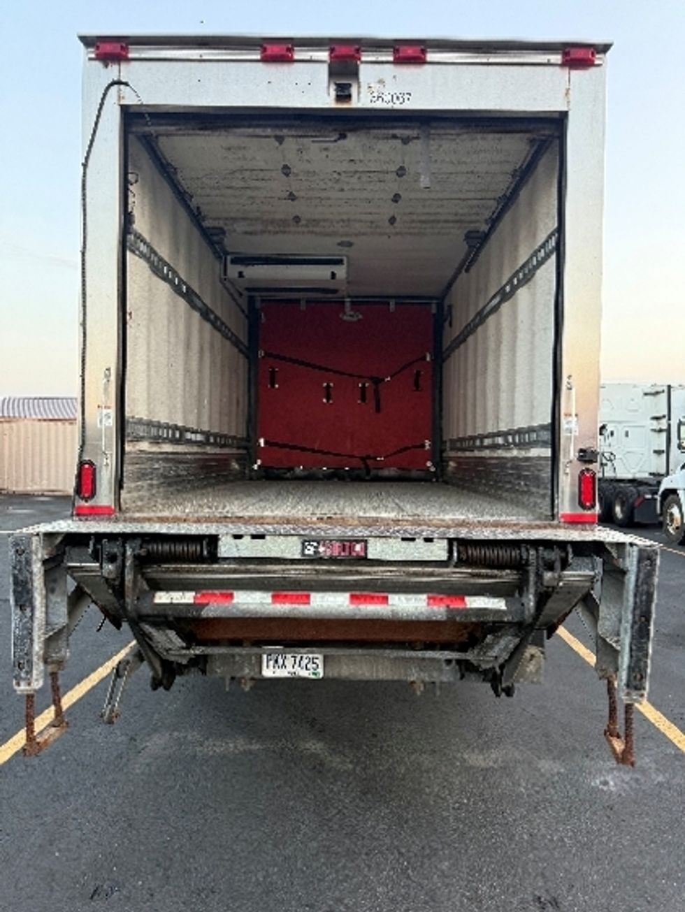 Refrigerated Truck-Light and Medium Duty Trucks-Freightliner-2020-M2-Columbus-OH-319,101\n\t\tmiles-$ 31,750 - Image 8