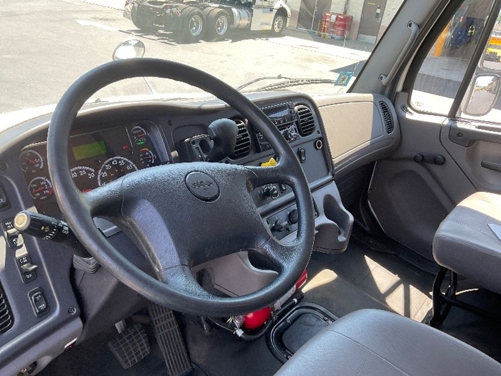 Refrigerated Truck-Light and Medium Duty Trucks-Freightliner-2020-M2-Cranbury-NJ-268,711\n\t\tmiles-$ 46,000 - Image 17