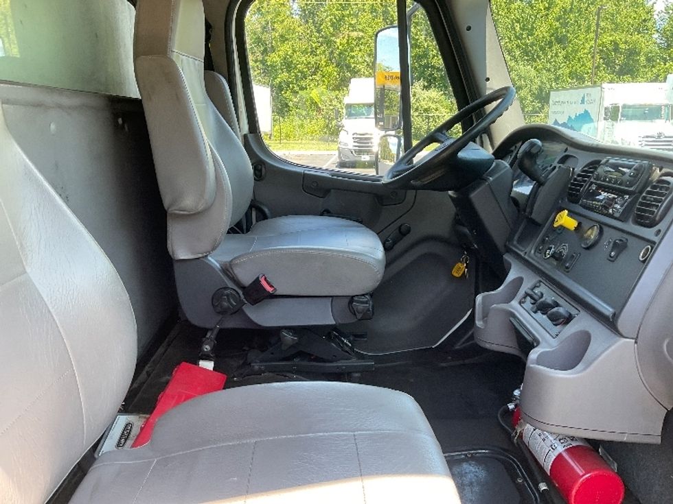 Refrigerated Truck-Light and Medium Duty Trucks-Freightliner-2020-M2-Cranbury-NJ-268,711\n\t\tmiles-$ 46,000 - Image 22