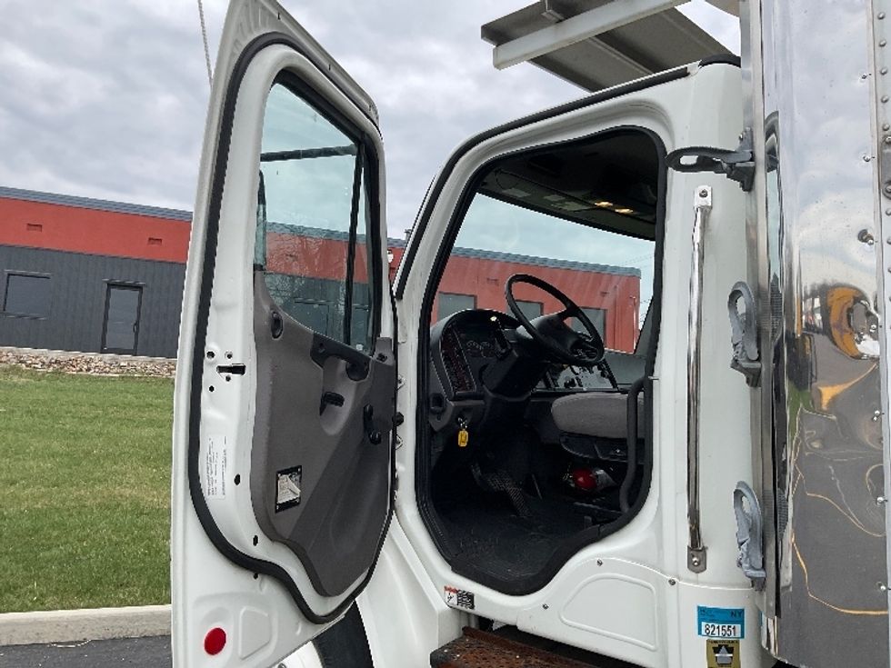 Refrigerated Truck-Light and Medium Duty Trucks-Freightliner-2020-M2-Cross Lanes-WV-94,931\n\t\tmiles-$ 63,250 - Image 16