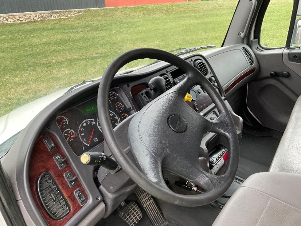 Refrigerated Truck-Light and Medium Duty Trucks-Freightliner-2020-M2-Cross Lanes-WV-94,931\n\t\tmiles-$ 63,250 - Image 17