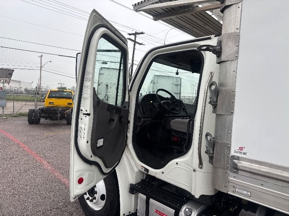 Refrigerated Truck-Light and Medium Duty Trucks-Freightliner-2020-M2-Dallas-TX-142,974\n\t\tmiles-$ 60,250 - Image 16